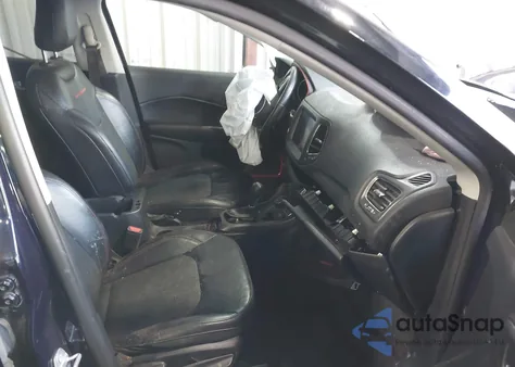 2019 Jeep Compass Trailhawk 4X4 из США, поврежденный, VIN 3C4NJDDB8KT748054